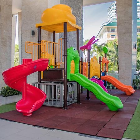 The Peak Towers Sea View Apartment Pattaya Exterior photo