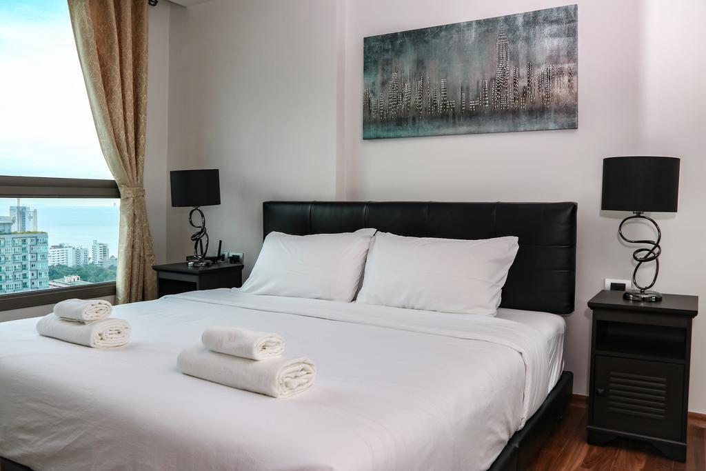 The Peak Towers Sea View Apartment Pattaya Exterior photo
