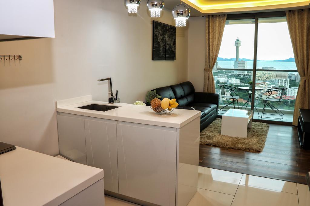 The Peak Towers Sea View Apartment Pattaya Exterior photo