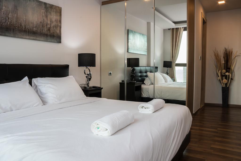 The Peak Towers Sea View Apartment Pattaya Exterior photo