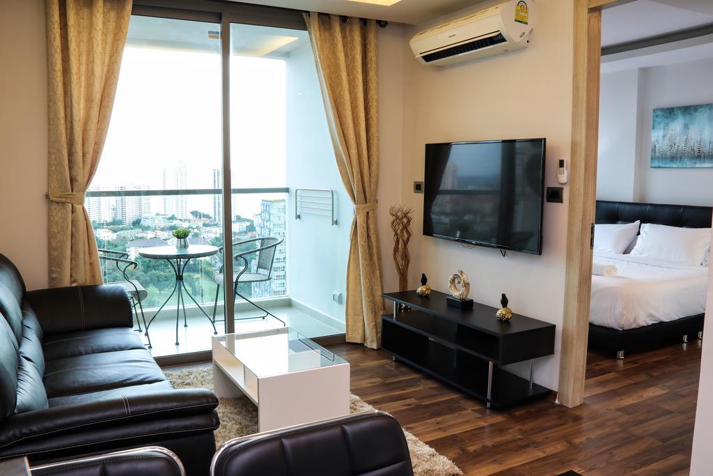 The Peak Towers Sea View Apartment Pattaya Exterior photo
