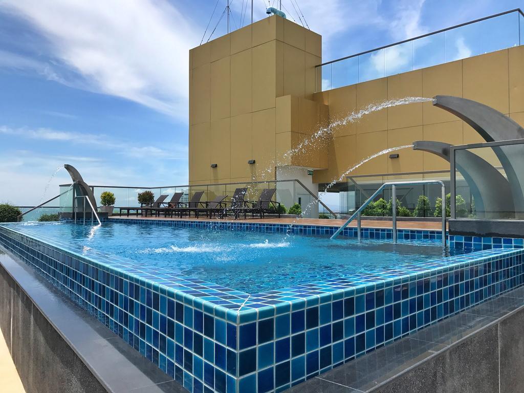 The Peak Towers Sea View Apartment Pattaya Exterior photo