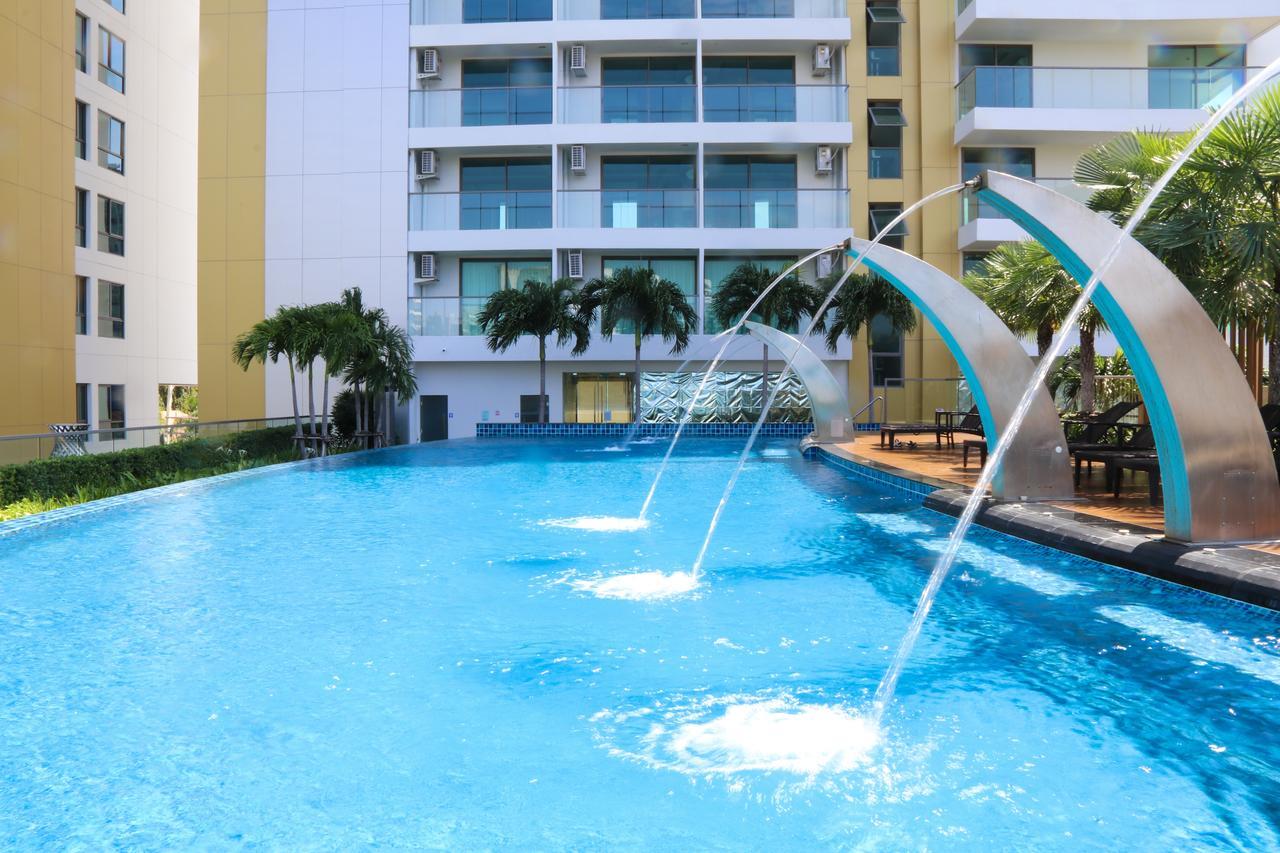 The Peak Towers Sea View Apartment Pattaya Exterior photo