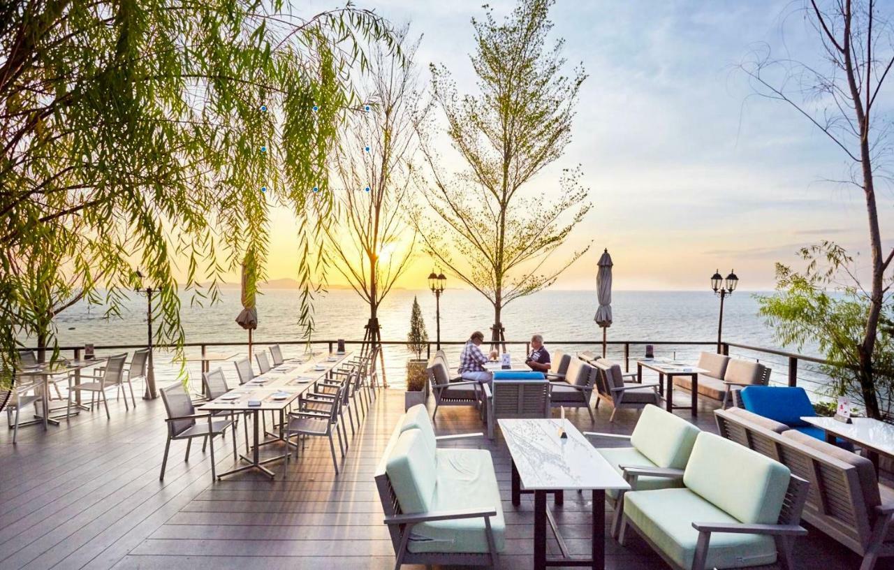 The Peak Towers Sea View Apartment Pattaya Exterior photo